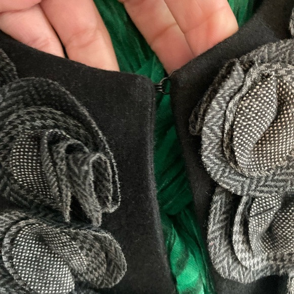 Coldwater Creek blazer black embellished rosettes - Picture 3 of 6